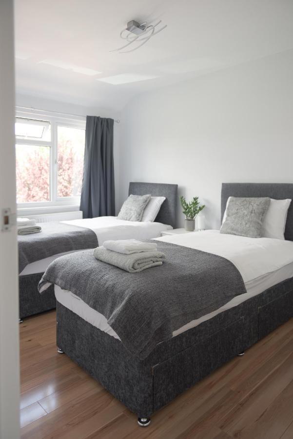Knollmead House Villa Surbiton Bagian luar foto