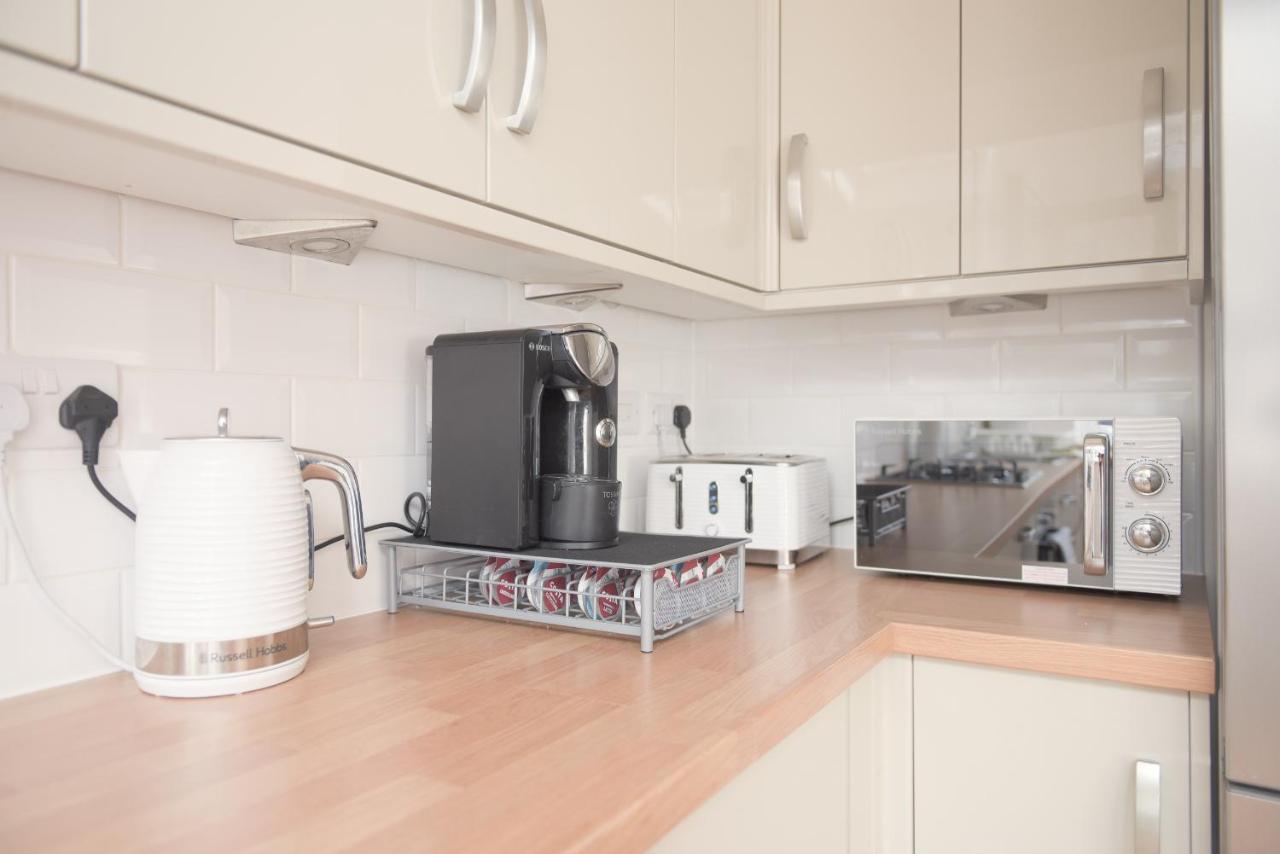 Knollmead House Villa Surbiton Bagian luar foto