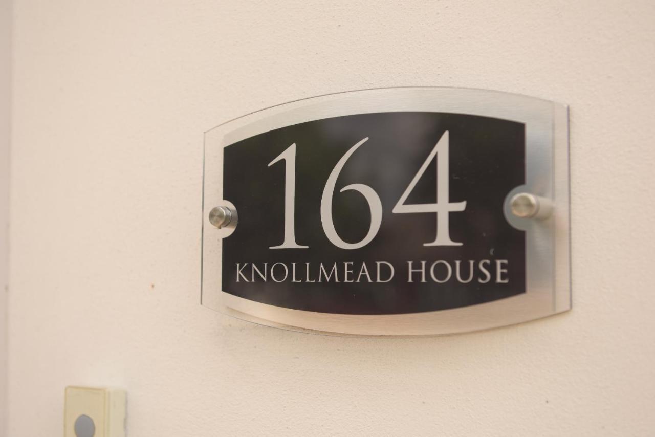 Knollmead House Villa Surbiton Bagian luar foto
